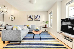 Stylish 3BR Townhouse by Airport